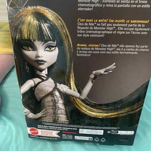 2025 Monster High Cleo De Nile Reel Drama Fashion Doll *IN HAND* some box damage - Picture 3 of 3